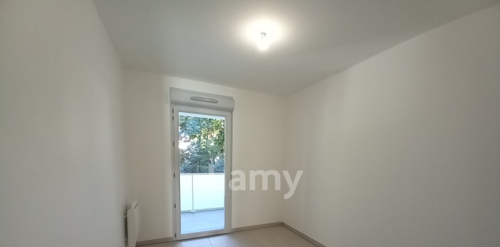 Image 6 sur 10 - Appartement  ·  Location · Marseille (13015) · 3 pièces · 73m²
