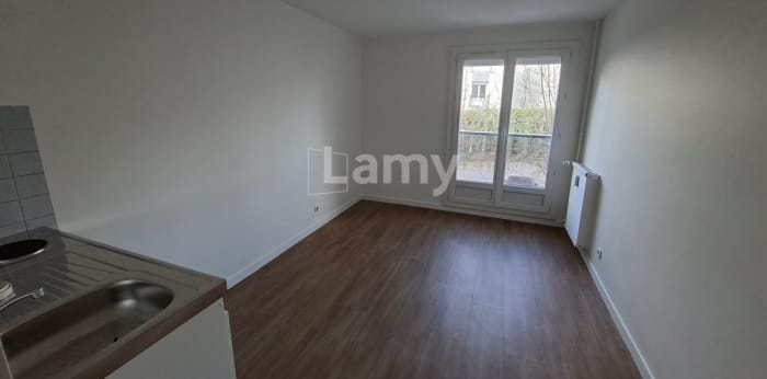 Image 1 sur 8 - Appartement  ·  Location · Clermont Ferrand (63000) · 1 pièce · 18m²