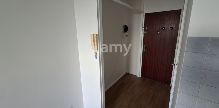 Image 3 sur 8 - Appartement  ·  Location · Clermont Ferrand (63000) · 1 pièce · 18m²