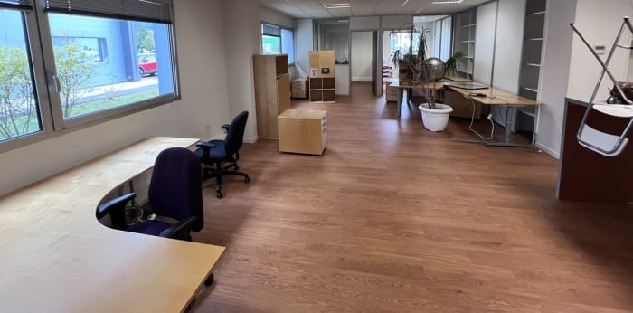 Image 1 sur 5 - Bureaux  ·  Location · Moirans (38430) · 82m²
