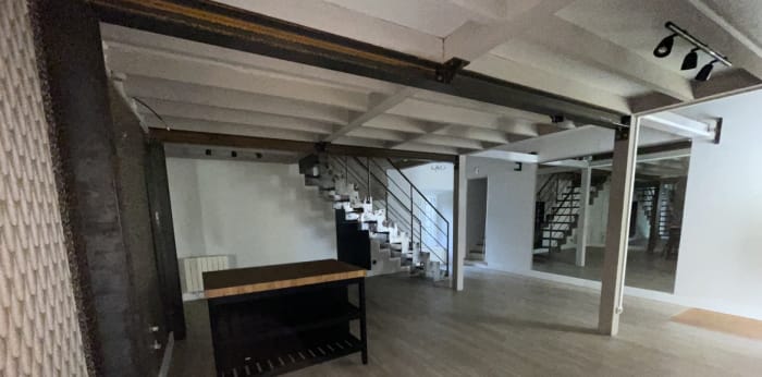 Image 1 sur 11 - Local  ·  Location · Chantilly (60500) · 85m²
