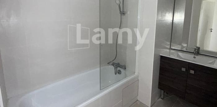 Image 5 sur 9 - Appartement  ·  Location · Bordeaux (33800) · 4 pièces · 112m²