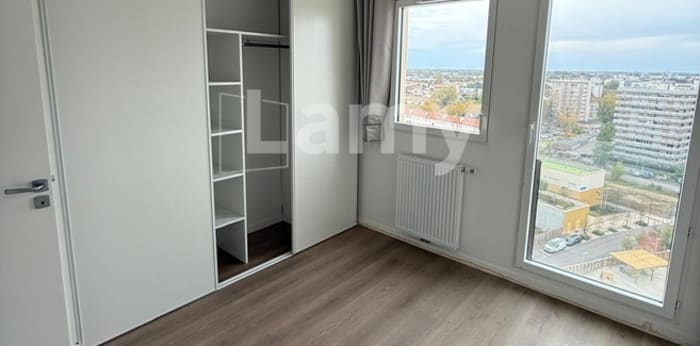 Image 1 sur 9 - Appartement  ·  Location · Bordeaux (33800) · 4 pièces · 112m²