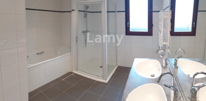 Image 5 sur 9 - Appartement  ·  Location · Nancy (54100) · 3 pièces · 81m²
