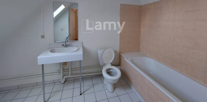 Image 1 sur 7 - Appartement  ·  Location · Lille (59800) · 3 pièces · 65m²