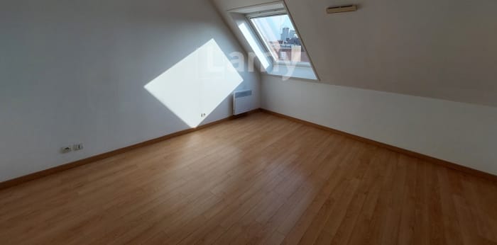 Image 2 sur 7 - Appartement  ·  Location · Lille (59800) · 3 pièces · 65m²