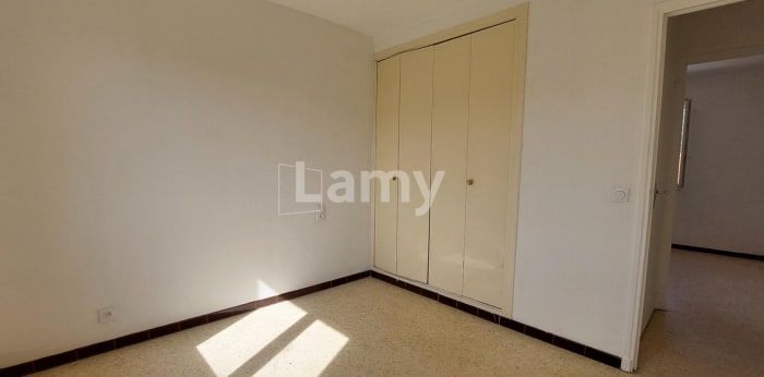 Image 8 sur 12 - Appartement  ·  Location · Ales (30100) · 5 pièces · 89m²
