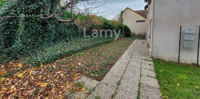 Image 2 sur 6 - Local  ·  Location · Poissy (78300) · 33m²