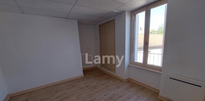 Image 5 sur 10 - Appartement  ·  Location · Brassac Les Mines (63570) · 3 pièces · 65m²