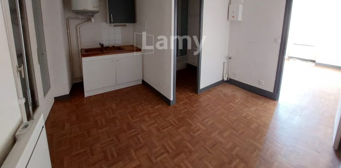 Image 4 sur 5 - Appartement  ·  Location · Brassac Les Mines (63570) · 1 pièce · 29m²