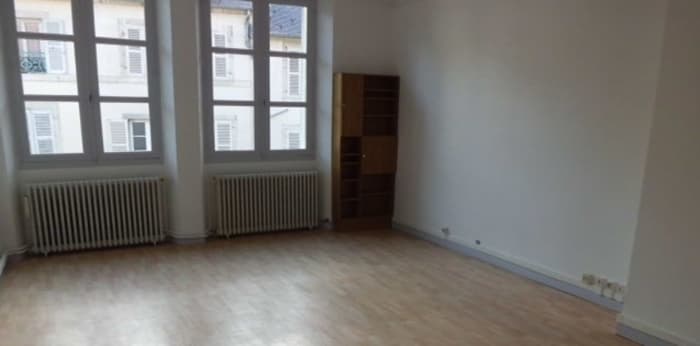 Image 1 sur 7 - Appartement  ·  Location · Lons Le Saunier (39000) · 2 pièces · 80m²