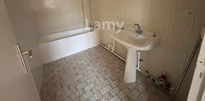 Image 9 sur 11 - Appartement  ·  Location · Dijon (21000) · 2 pièces · 46m²