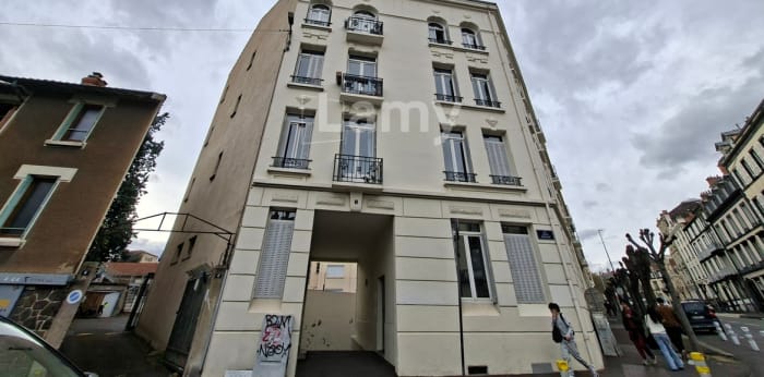Image 5 sur 11 - Appartement  ·  Location · Clermont Ferrand (63000) · 1 pièce · 17m²