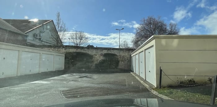 Image 3 sur 4 - Parking/box  ·  Location · Compiegne (60200)