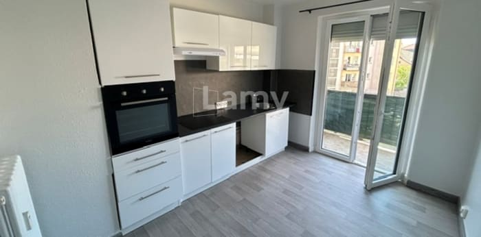 Image 1 sur 9 - Appartement  ·  Location · Mulhouse (68100) · 4 pièces · 87m²