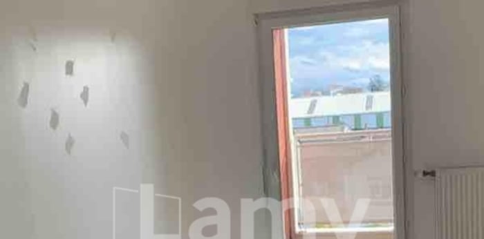 Image 1 sur 8 - Appartement  ·  Location · Villeurbanne (69100) · 3 pièces · 72m²