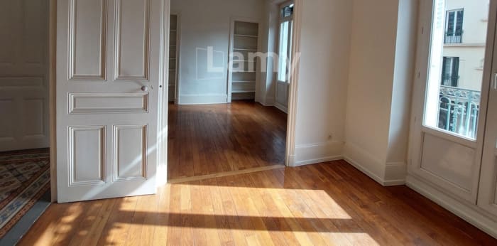 Image 3 sur 21 - Appartement  ·  Location · Grenoble (38000) · 4 pièces · 74m²