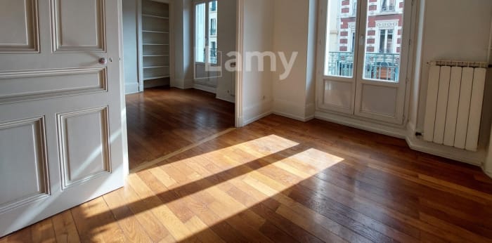 Image 1 sur 21 - Appartement  ·  Location · Grenoble (38000) · 4 pièces · 74m²