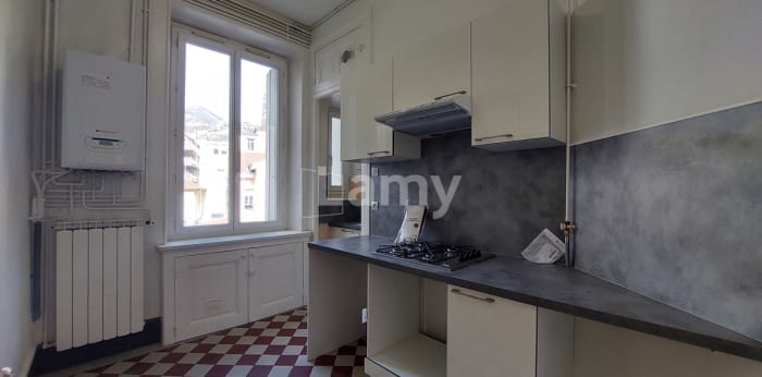 Image 10 sur 21 - Appartement  ·  Location · Grenoble (38000) · 4 pièces · 74m²