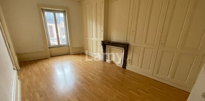 Image 6 sur 9 - Appartement  ·  Location · Villefranche Sur Saone (69400) · 5 pièces · 105m²