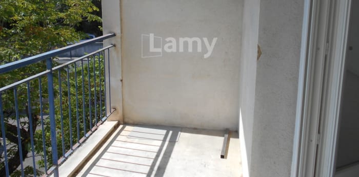 Image 11 sur 15 - Appartement  ·  Location · Nimes (30000) · 4 pièces · 75m²