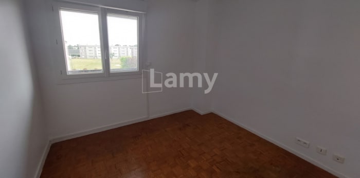 Image 4 sur 5 - Appartement  ·  Location · Libourne (33500) · 3 pièces · 66m²