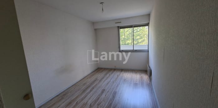 Image 9 sur 10 - Appartement  ·  Location · Chamalieres (63400) · 4 pièces · 93m²