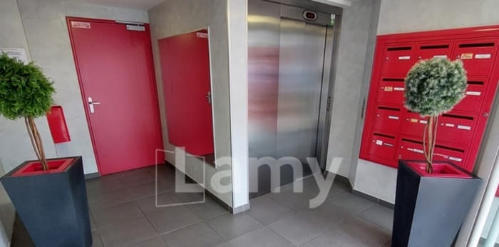 Image 3 sur 9 - Appartement  ·  Location · Clermont Ferrand (63100) · 2 pièces · 41m²