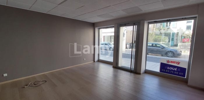 Image 1 sur 4 - Local  ·  Location · Vesoul (70000) · 47m²