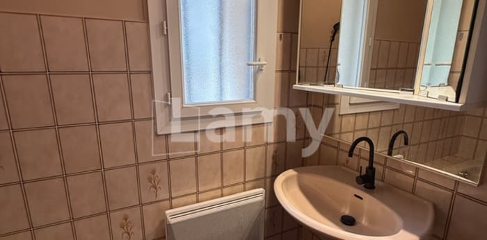 Image 16 sur 18 - Maison/villa  ·  Location · La Fare Les Oliviers (13580) · 3 pièces · 85m²