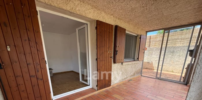 Image 10 sur 18 - Maison/villa  ·  Location · La Fare Les Oliviers (13580) · 3 pièces · 85m²