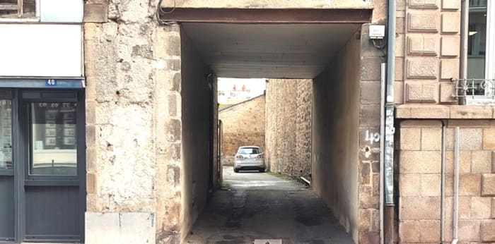 Image 1 sur 4 - Parking/box  ·  Location · Limoges (87000) · 12m²