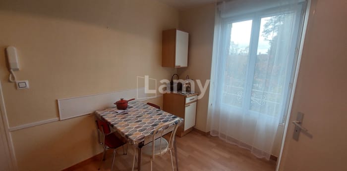 Image 5 sur 8 - Appartement  ·  Location · Brassac Les Mines (63570) · 2 pièces · 32m²