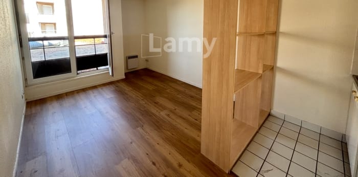 Image 10 sur 12 - Appartement  ·  Location · Dijon (21000) · 1 pièce · 21m²