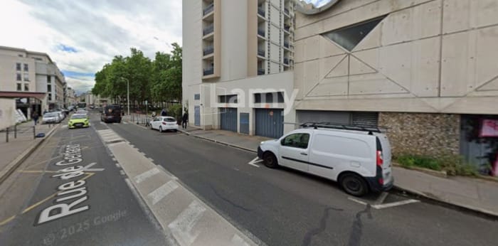 Image 2 sur 3 - Parking/box  ·  Location · Lyon (69007) · 10m²
