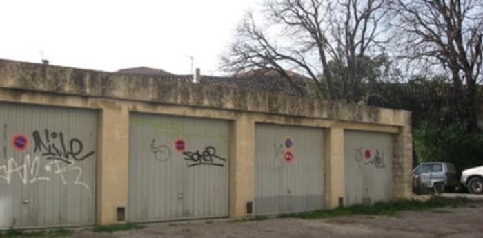 Image 1 sur 4 - Parking/box  ·  Location · Salon De Provence (13300) · 8m²