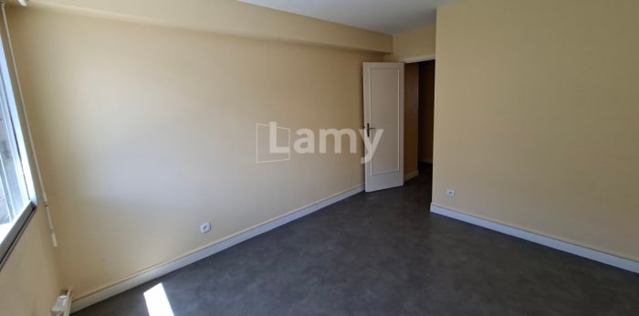 Image 8 sur 9 - Appartement  ·  Location · Clermont Ferrand (63000) · 66m²