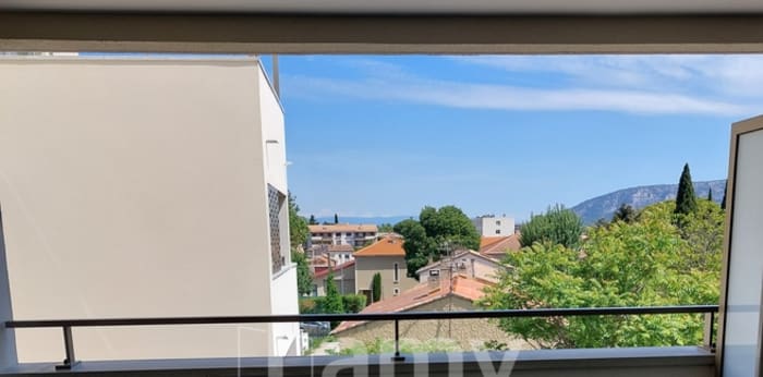 Image 2 sur 7 - Appartement  ·  Location · Cavaillon (84300) · 2 pièces · 42m²