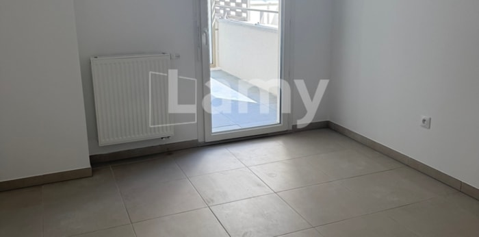 Image 4 sur 8 - Appartement  ·  Location · Cavaillon (84300) · 2 pièces · 41m²