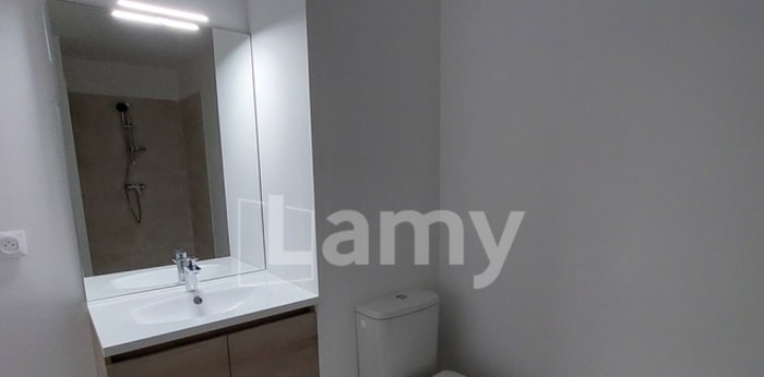 Image 7 sur 10 - Appartement  ·  Location · Cavaillon (84300) · 2 pièces · 41m²