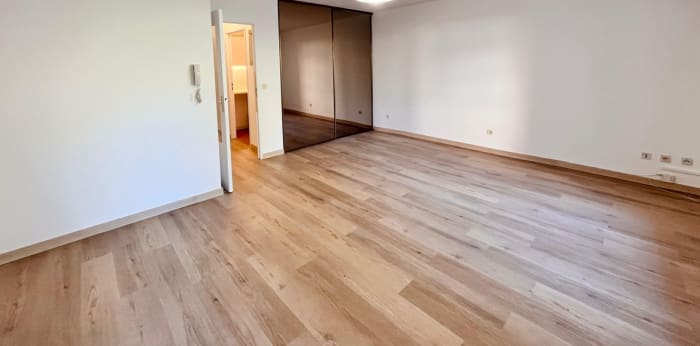 Image 15 sur 16 - Appartement  ·  Location · Aix En Provence (13100) · 1 pièce · 37m²