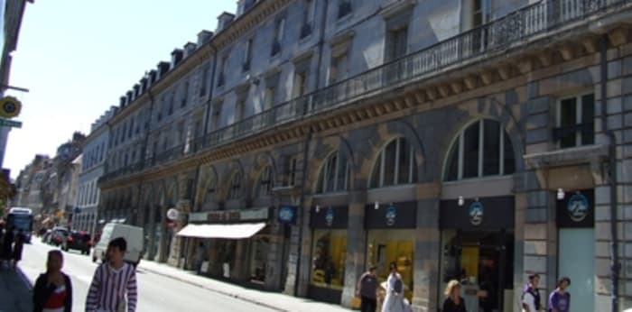 Image 2 sur 3 - Parking/box  ·  Location · Besancon (25000) · 12m²