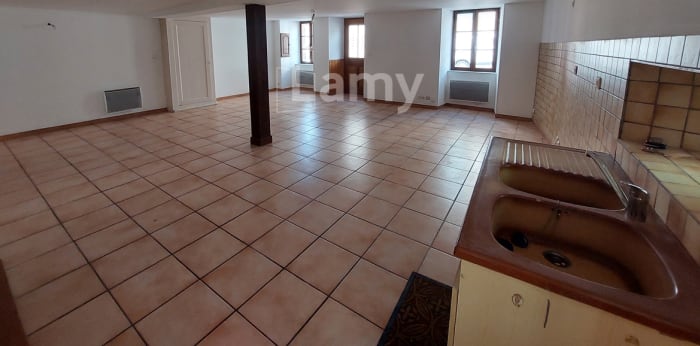 Image 2 sur 9 - Maison/villa  ·  Location · Sauxillanges (63490) · 4 pièces · 118m²
