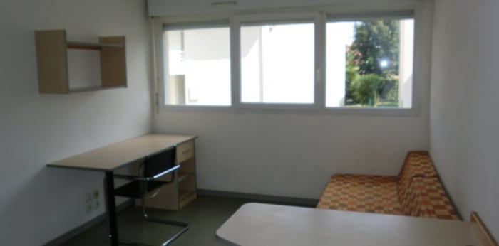 Image 1 sur 5 - Appartement  ·  Location · Pau (64000) · 1 pièce · 19m²