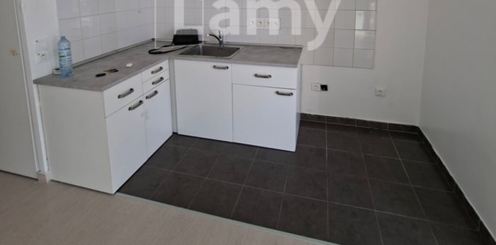 Image 2 sur 10 - Appartement  ·  Location · Rosny Sous Bois (93110) · 3 pièces · 65m²