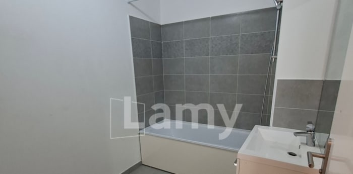 Image 3 sur 10 - Appartement  ·  Location · Rosny Sous Bois (93110) · 3 pièces · 65m²