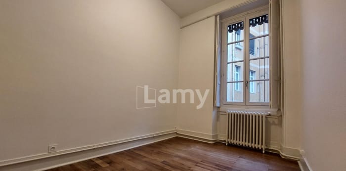 Image 8 sur 12 - Appartement  ·  Location · Grenoble (38000) · 4 pièces · 111m²