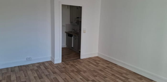 Image 5 sur 6 - Appartement  ·  Location · Paris (75015) · 1 pièce · 28m²