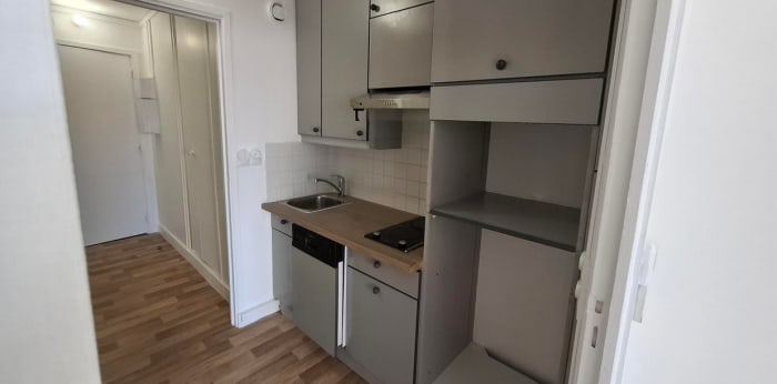 Image 2 sur 6 - Appartement  ·  Location · Paris (75015) · 1 pièce · 28m²