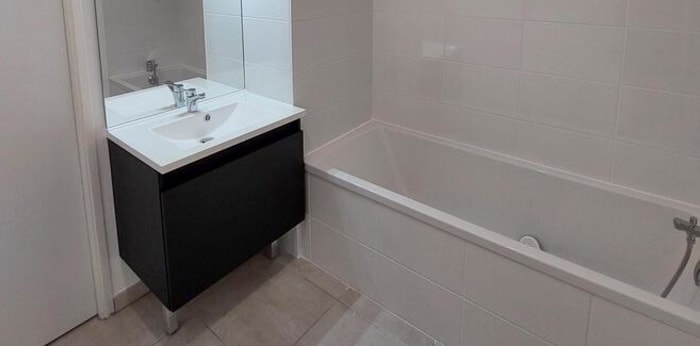 Image 12 sur 14 - Appartement  ·  Location · Nimes (30900) · 3 pièces · 61m²